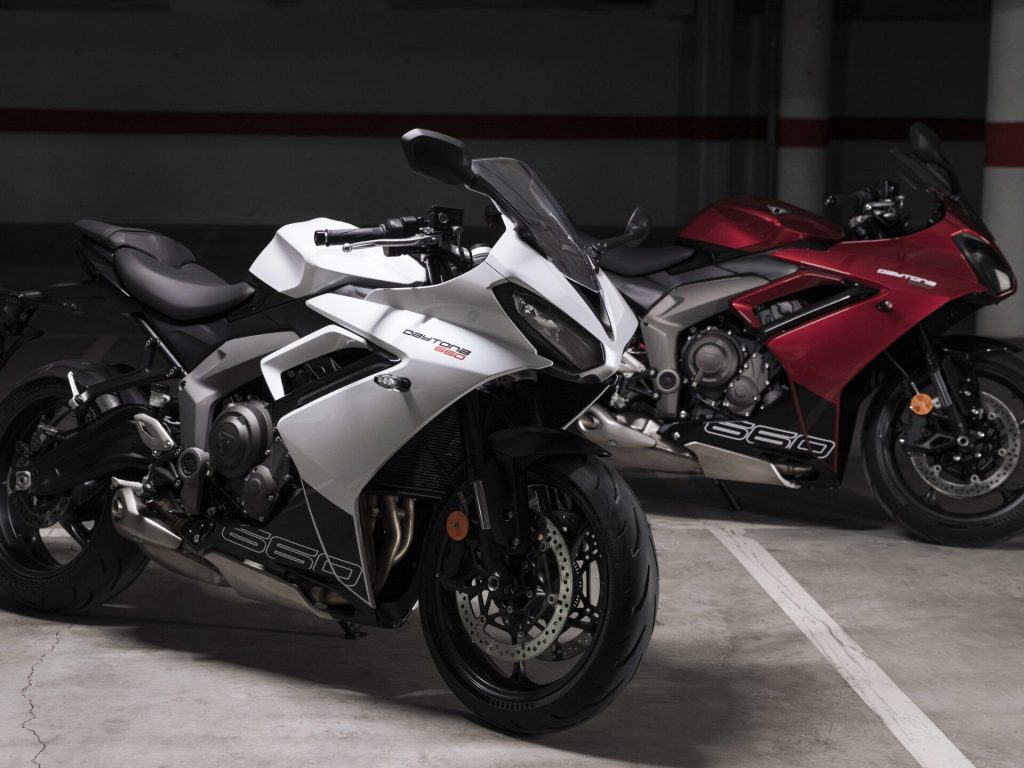 Daytona_660PressRide--2-triumph_landscape